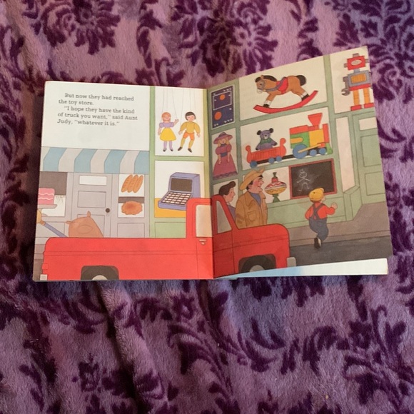 Little Golden Book, “A visit to the children’s zoo” and “What kind of truck?” - Picture 9 of 11